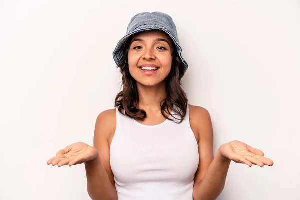 Young Hispanic Woman Isolated White Background Makes Scale Arms Feels — Stock Fotó