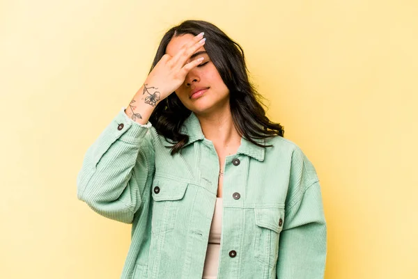 Young Hispanic Woman Isolated Yellow Background Having Head Ache Touching — 스톡 사진