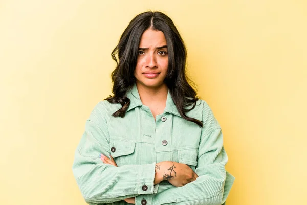 Young Hispanic Woman Isolated Yellow Background Unhappy Looking Camera Sarcastic — 스톡 사진
