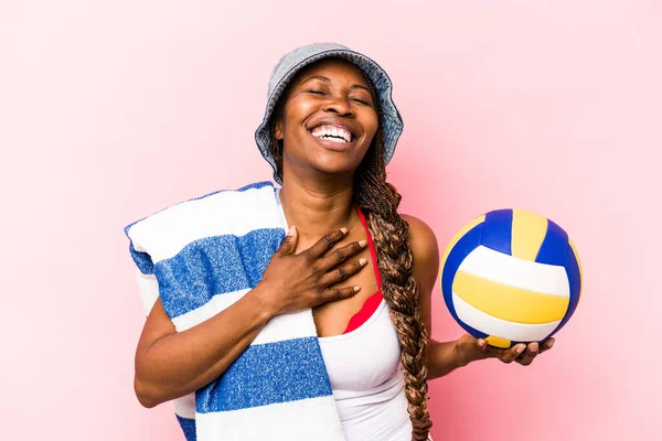 Young African American Woman Playing Volleyball Beach Isolated Pink Background — Stock Photo, Image