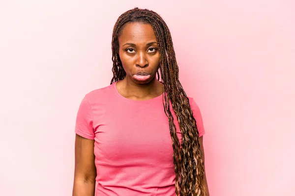 Genç Afrikalı Amerikalı Kadın Pembe Arka Planda Izole Edilmiş Üzgün — Stok fotoğraf