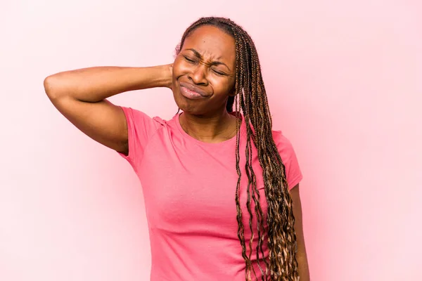 Jeune Femme Afro Américaine Isolée Sur Fond Rose Ayant Une — Photo