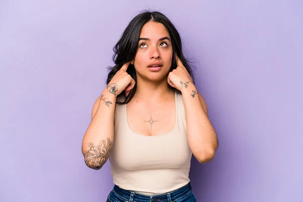 Young Hispanic Woman Isolated Purple Background Covering Ears Fingers Stressed — Stock Photo, Image