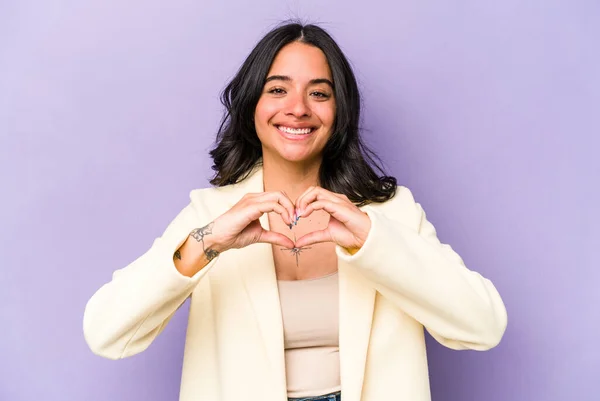 Young Hispanic Woman Isolated Purple Background Smiling Showing Heart Shape — 스톡 사진
