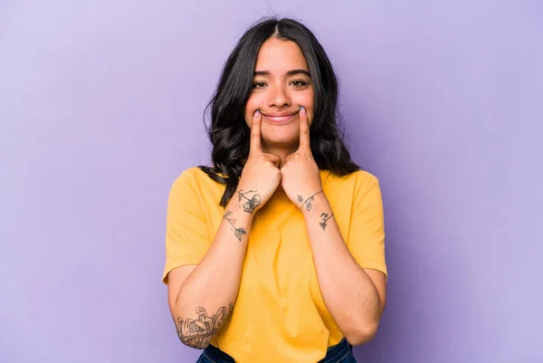 Young Hispanic Woman Isolated Purple Background Doubting Two Options — 스톡 사진