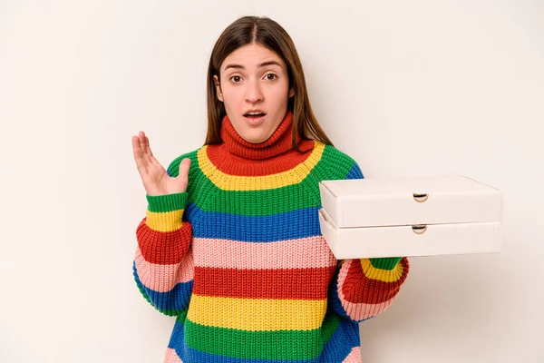 Young Woman Holding Pizzas Isolated White Background Surprised Shocked — Stock Photo, Image