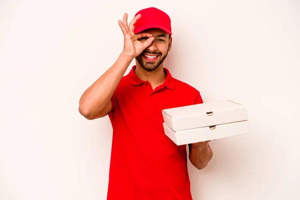 Young Hispanic Delivery Man Holding Pizzas Isolated White Background Excited — Stockfoto