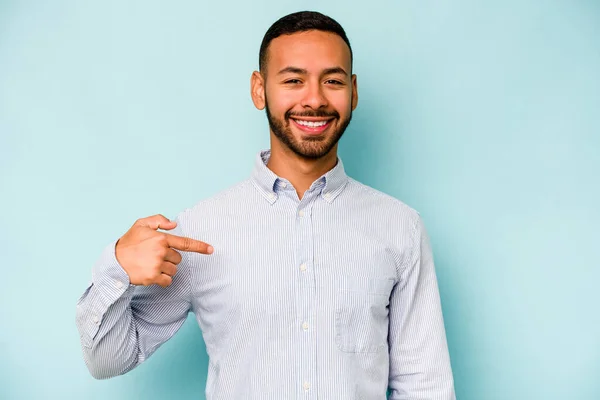 Young Hispanic Man Isolated Blue Background Person Pointing Hand Shirt — Stock Photo, Image