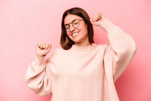 Giovane Donna Caucasica Isolata Sfondo Rosa Che Celebra Giorno Speciale — Foto Stock