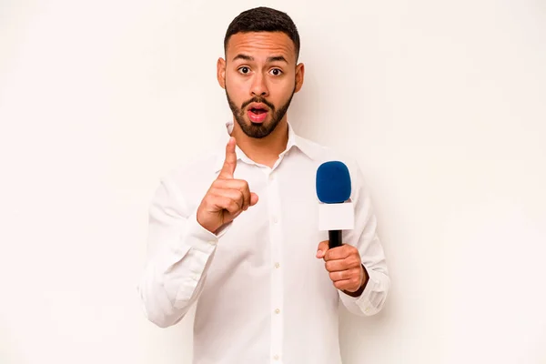 Young Hispanic Presenter Isolated Blue Background Having Idea Inspiration Concept — Stockfoto