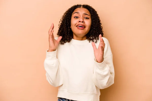 Young African American Woman Isolated Beige Background Laughs Out Loudly — Stock Photo, Image