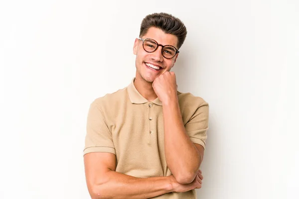 Joven Hombre Caucásico Aislado Sobre Fondo Blanco Sonriendo Feliz Confiado — Foto de Stock