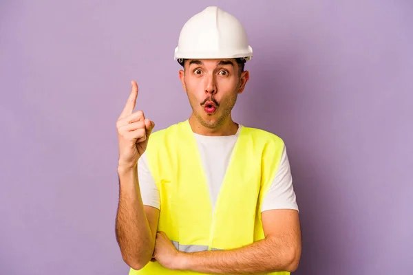 Young Hispanic Worker Man Isolated Purple Background Having Some Great — Stock Photo, Image