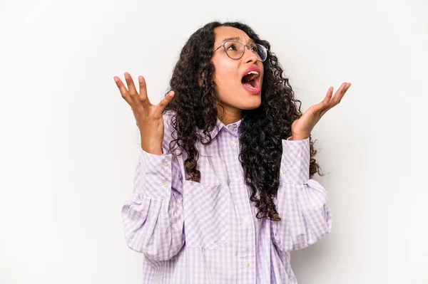 Young Hispanic Woman Isolated White Background Screaming Sky Looking Frustrated — Stock Photo, Image