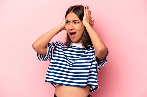 Young Hispanic Woman Isolated Pink Background Covering Ears Hands Trying — Stock Photo, Image
