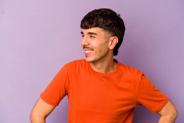 Young Caucasian Man Isolated Purple Background Laughs Happily Has Fun — Stock Photo, Image