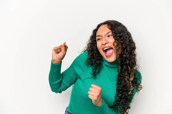 Junge Hispanische Frau Isoliert Auf Weißem Hintergrund Tanzen Und Spaß — Stockfoto