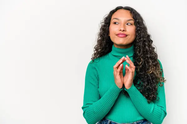 Young Hispanic Woman Isolated White Background Making Plan Mind Setting — Stockfoto