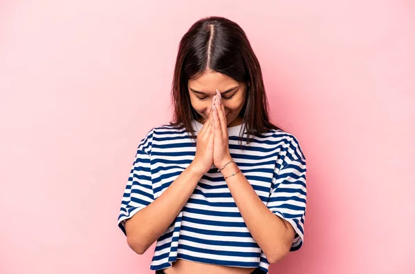 Young Hispanic Woman Isolated Pink Background Praying Showing Devotion Religious — Stock Photo, Image