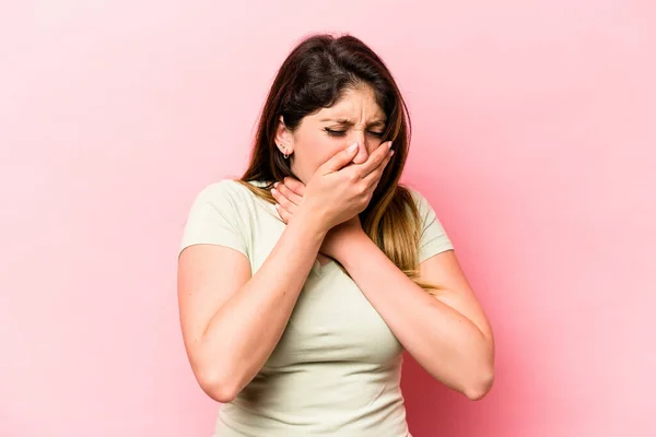 Young Caucasian Woman Isolated Pink Background Suffers Pain Throat Due — Stock Photo, Image