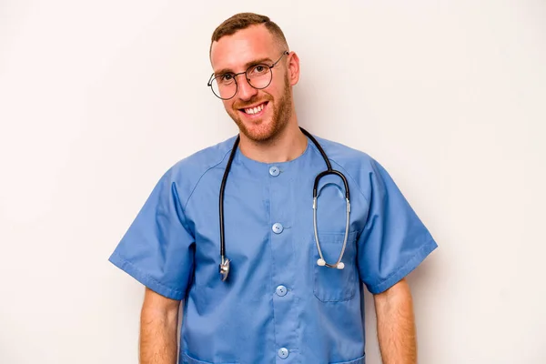 Junge Kaukasische Krankenschwester Mann Isoliert Auf Weißem Hintergrund Lachen Und — Stockfoto