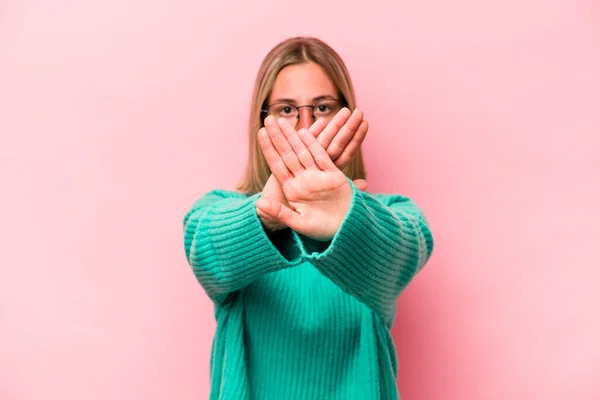 Young Caucasian Woman Isolated Pink Background Doing Denial Gesture — Stock Photo, Image