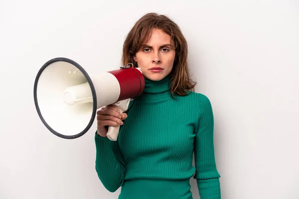 Junge Kaukasische Frau Mit Megafon Auf Weißem Hintergrund — Stockfoto