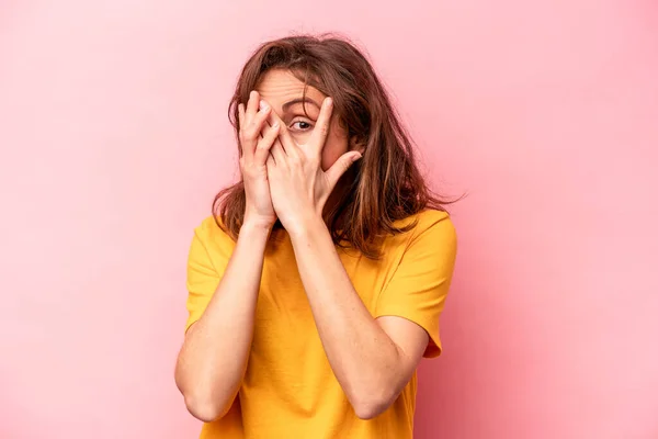 Young Caucasian Woman Isolated Pink Background Blink Fingers Frightened Nervous — Stock Photo, Image