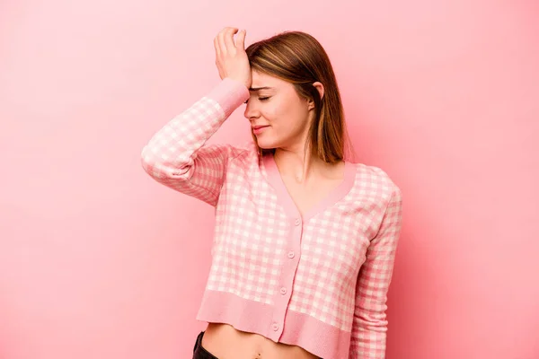 Jonge Blanke Vrouw Geïsoleerd Roze Achtergrond Vergeten Iets Klap Voorhoofd — Stockfoto