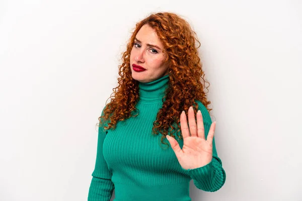 Young Ginger Caucasian Woman Isolated White Background Rejecting Someone Showing — Stock Photo, Image