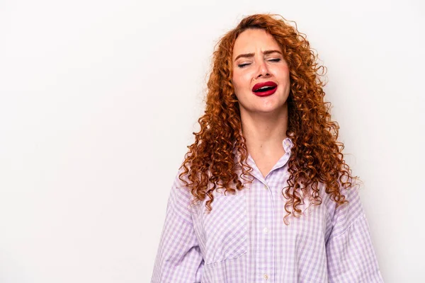 Giovane Zenzero Donna Caucasica Isolato Sfondo Bianco Gridando Molto Arrabbiato — Foto Stock