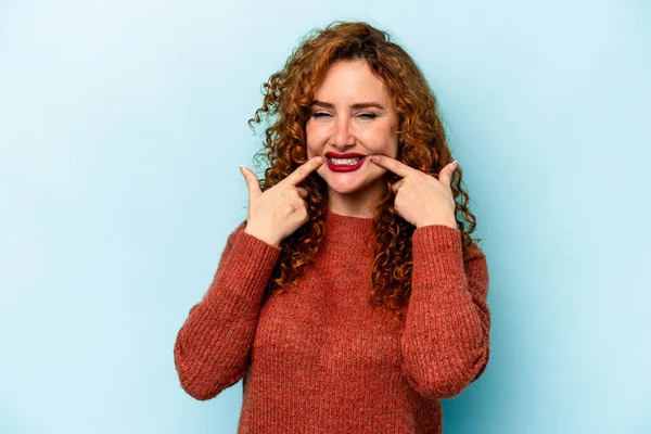 Young Ginger Caucasian Woman Isolated Blue Background Smiles Pointing Fingers — Stock Photo, Image