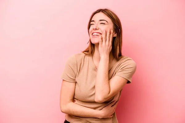 Mladá Běloška Žena Izolované Růžovém Pozadí Šťastně Směje Baví Držet — Stock fotografie