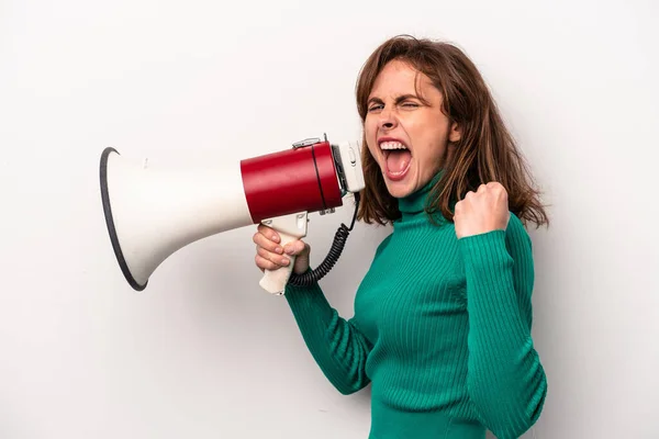 Jonge Kaukasische Vrouw Met Een Megafoon Geïsoleerd Witte Achtergrond — Stockfoto