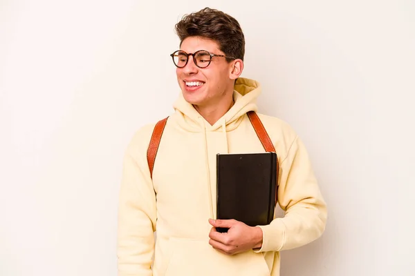 Joven Estudiante Caucásico Hombre Aislado Sobre Fondo Blanco Mira Lado — Foto de Stock