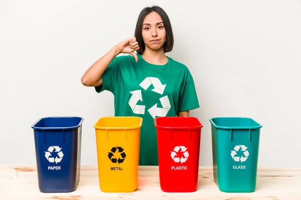 Young Hispanic Woman Recycling Isolated White Background Showing Dislike Gesture — Stock Photo, Image