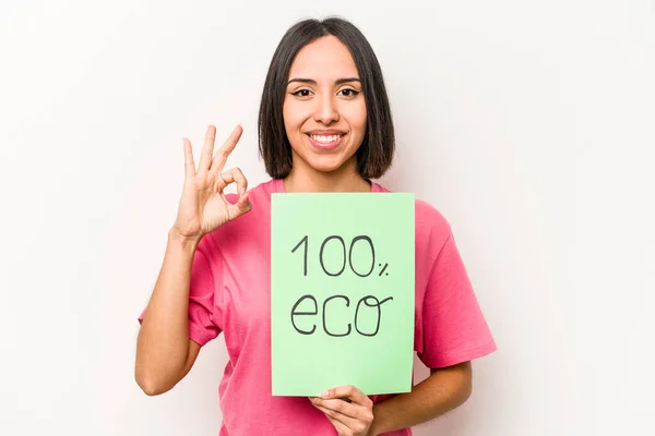 Jonge Spaanse Vrouw Met 100 Eco Placard Geïsoleerd Witte Achtergrond — Stockfoto