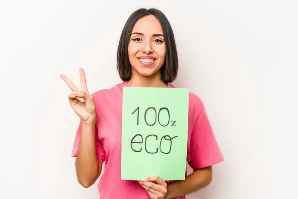 Mujer Hispana Joven Sosteniendo Cartel 100 Ecológico Aislado Sobre Fondo —  Fotos de Stock