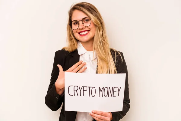 Joven Mujer Caucásica Negocios Sosteniendo Cartel Dinero Criptográfico Aislado Sobre —  Fotos de Stock