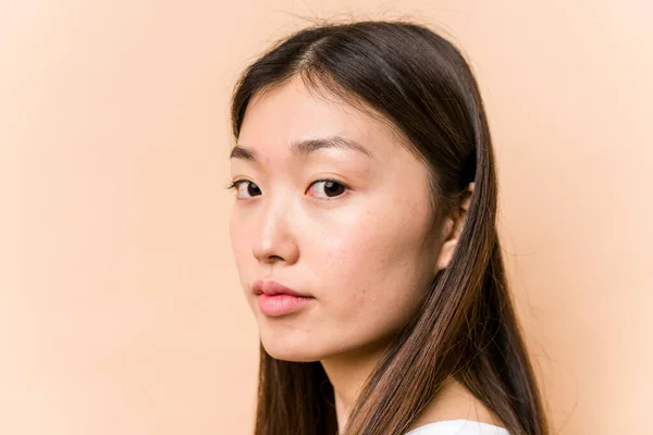 Jovem Retrato Asiático Mulher Isolada Fundo Bege — Fotografia de Stock