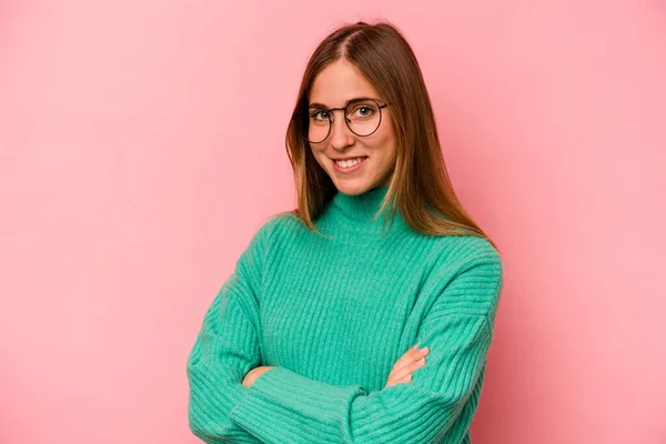 Ung Kaukasiska Kvinna Isolerad Rosa Bakgrund Glad Leende Och Glad — Stockfoto