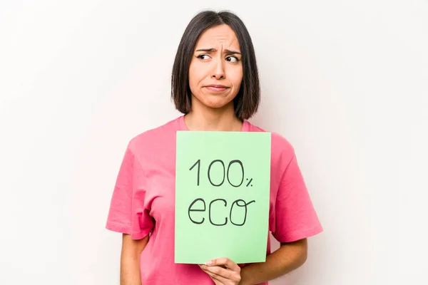 Jonge Spaanse Vrouw Houdt 100 Eco Placard Geïsoleerd Witte Achtergrond — Stockfoto