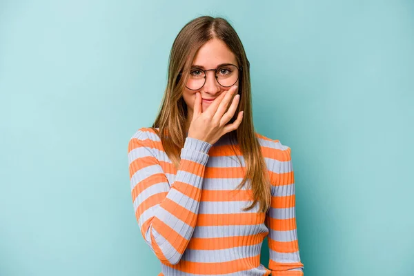 Young Caucasian Woman Isolated Blue Background Doubting Two Options — Stock Photo, Image