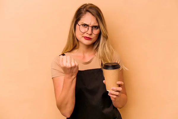 Camarero Restaurante Mujer Caucásica Sosteniendo Café Para Llevar Aislado Sobre —  Fotos de Stock