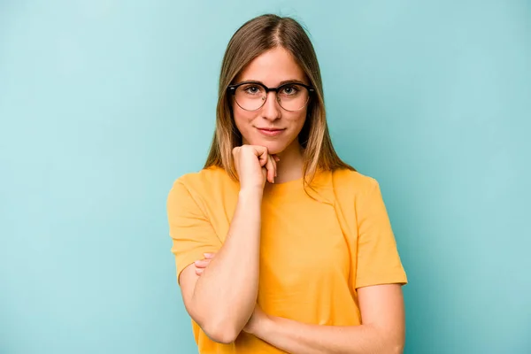 Young Caucasian Woman Isolated Blue Background Smiling Happy Confident Touching — Stock Photo, Image