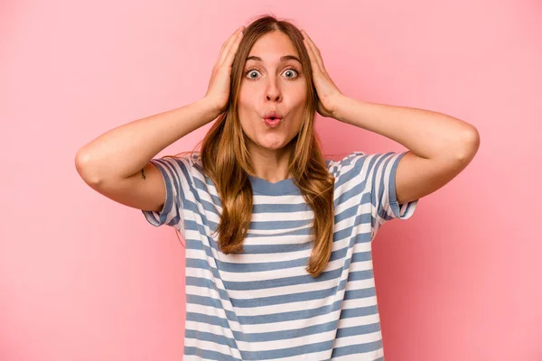 Young Caucasian Woman Isolated Pink Background Being Shocked She Has — Stock Photo, Image