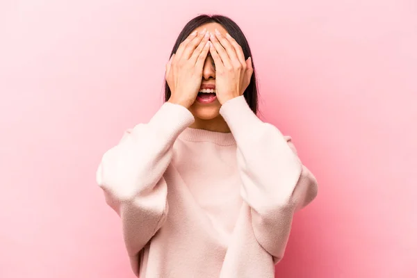 Young Hispanic Woman Isolated Pink Background Having Fun Covering Half — Stock Photo, Image