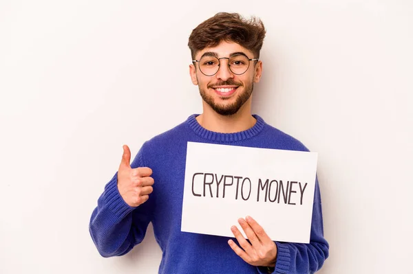 Giovane Uomo Ispanico Possesso Cartello Cripto Denaro Isolato Sfondo Bianco — Foto Stock