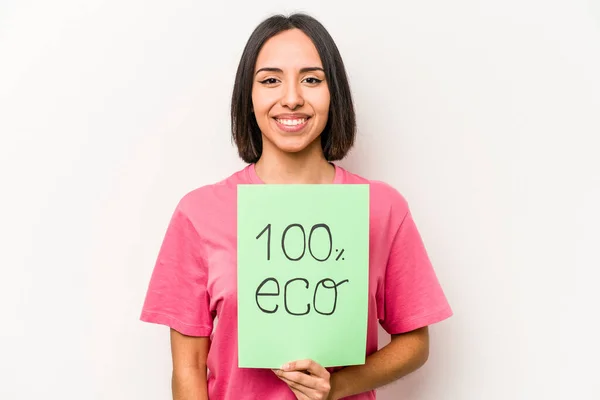 Mujer Hispana Joven Sosteniendo 100 Eco Cartel Aislado Sobre Fondo — Foto de Stock