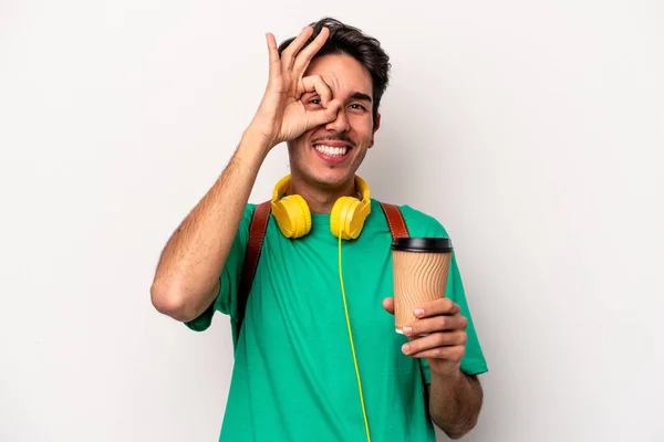 Mladý Běloch Student Muž Pití Kávy Izolované Bílém Pozadí Vzrušený — Stock fotografie